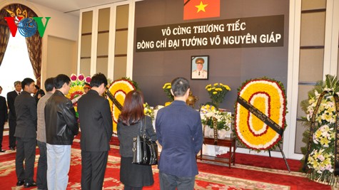 Lễ viếng Đại tướng Võ Nguyên Giáp tại Bắc Kinh - ảnh 4